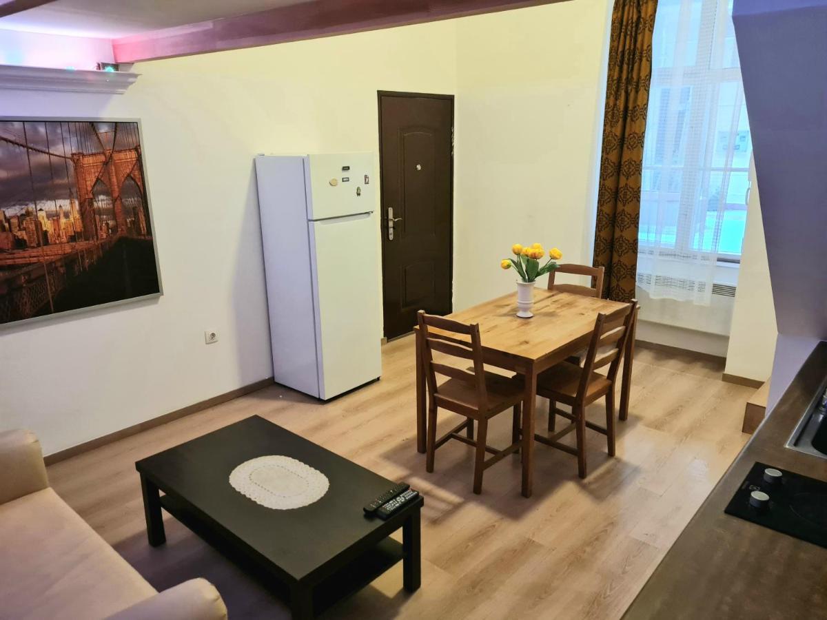Lola Apartment Budapest Exteriör bild